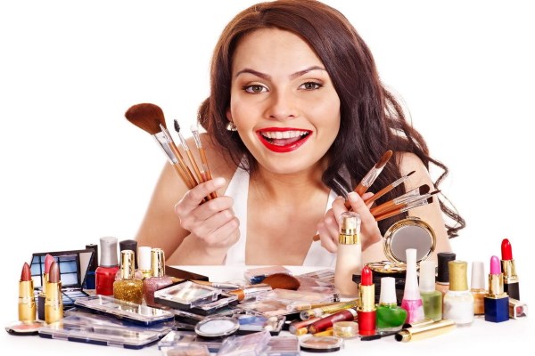 Каждая пятая женщина покупает косметику, которую никогда не использует Каждая пятая женщина покупает косметику, которую никогда не использует
